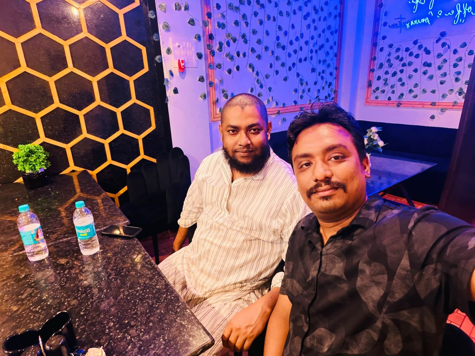 আমাৰ ইয়াত উপস্থিত হোৱাৰ বাবে আন্তৰিক ধন্যবাদ আহমেদ ভাই! 🙏❤️🥢🍽️ আজি আমাৰ ৰেষ্টুৰেণ্ট Swaad 99…